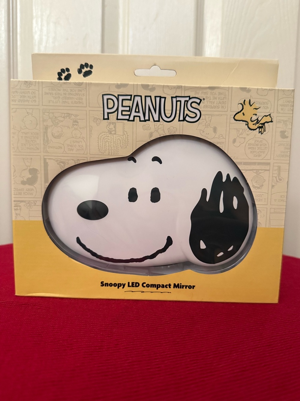 Peanuts brand Snoopy compact mirror